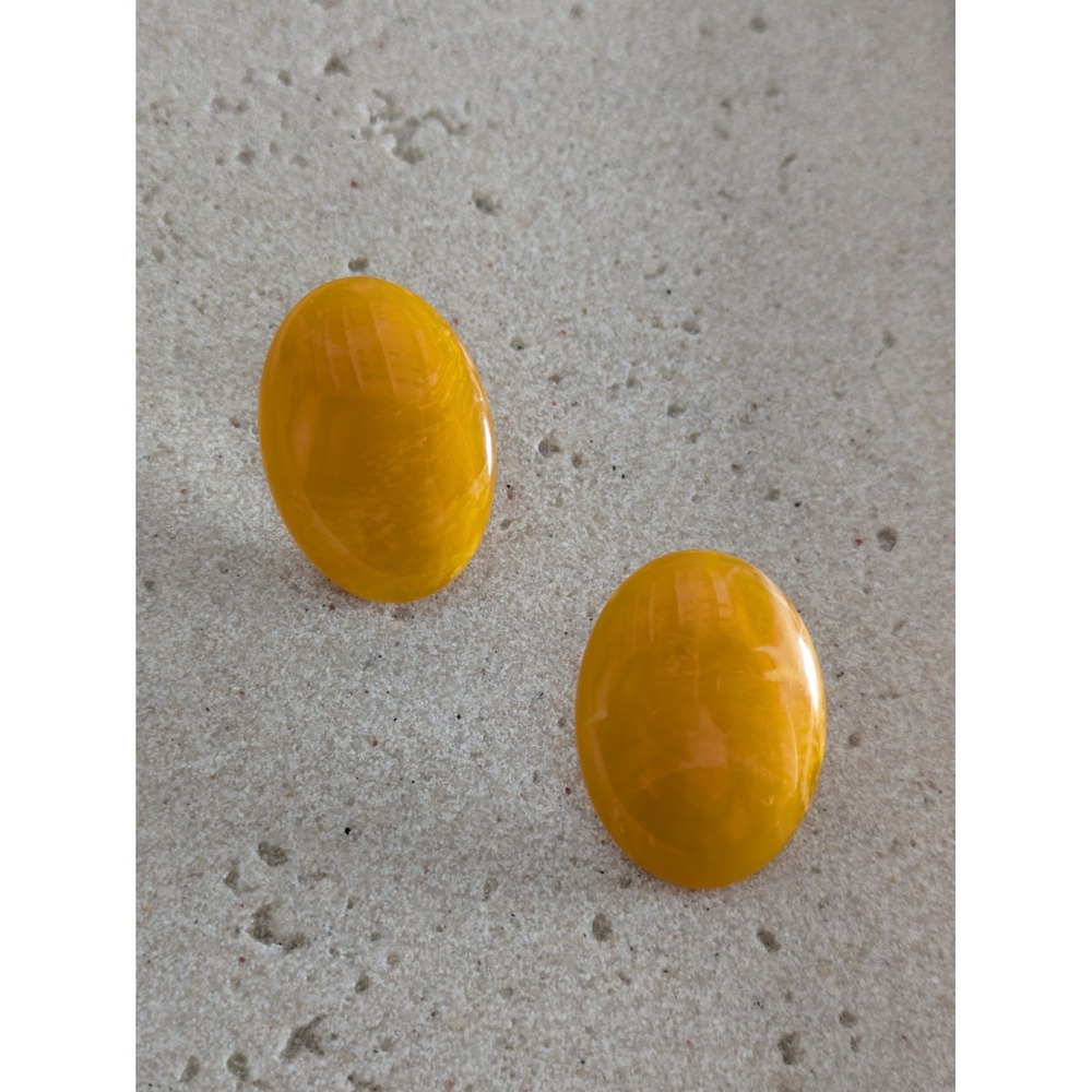 Vintage 90s Oval Cabochon Stud Earrings Peachy Yellow Marbled Artsy Gold Tone